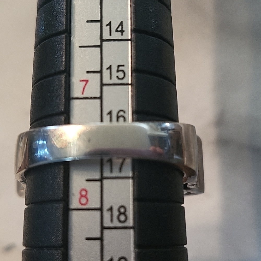 Silver ring , size 7 1/2 - Picture 2 of 6